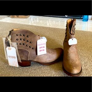 Shyanne CowGirl Booties - NWT